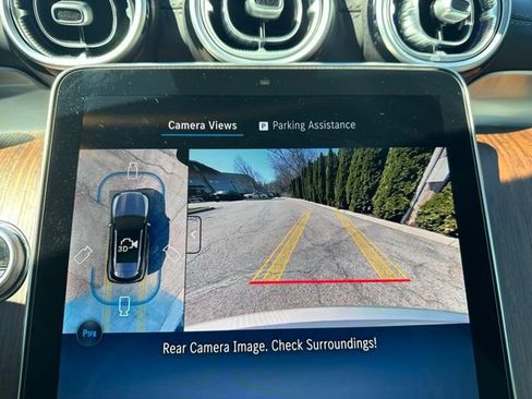 Used 2026 Mercedes-Benz GLC 300 4MATIC image 37