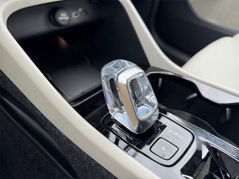 New 2026 Volvo XC40 B5 Plus w/ Protection Package Premier image 16