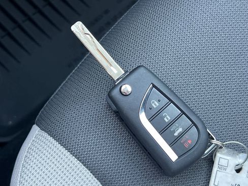 Used 2026 Toyota Corolla LE image 22