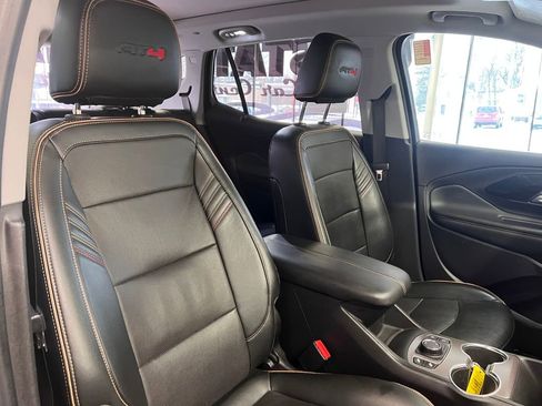 Used 2022 GMC Terrain AT4 image 33