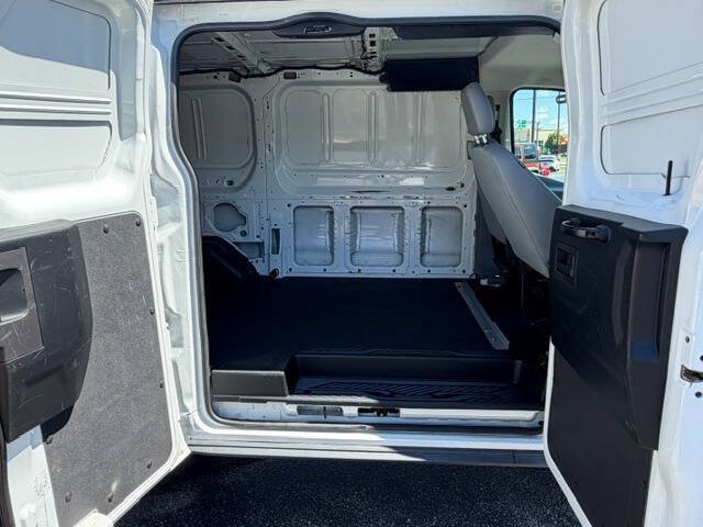 Used 2018 Ford Transit 250 130 Low Roof RWD image 14