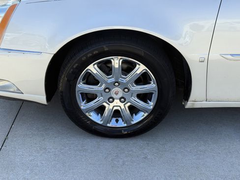 Used 2008 Cadillac DTS FWD image 12