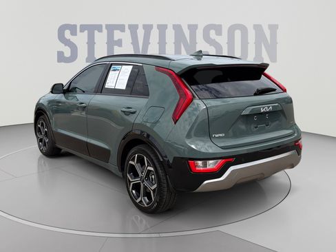 Used 2023 Kia Niro EX Touring FWD image 3
