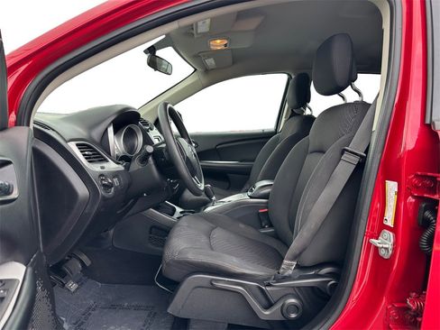 Used 2018 Dodge Journey SE image 10