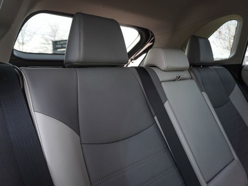 Used 2019 Toyota RAV4 Limited image 36