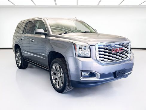 Used 2019 GMC Yukon Denali w/ Denali Ultimate Package image 3