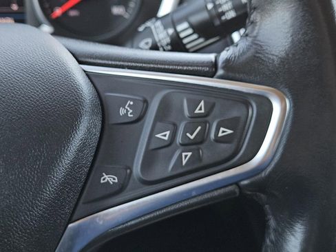 Used 2019 Chevrolet Equinox LT w/ Driver Convenience Package image 16