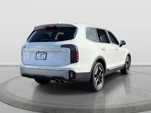 Used 2024 Kia Telluride EX AWD/4WD image 6