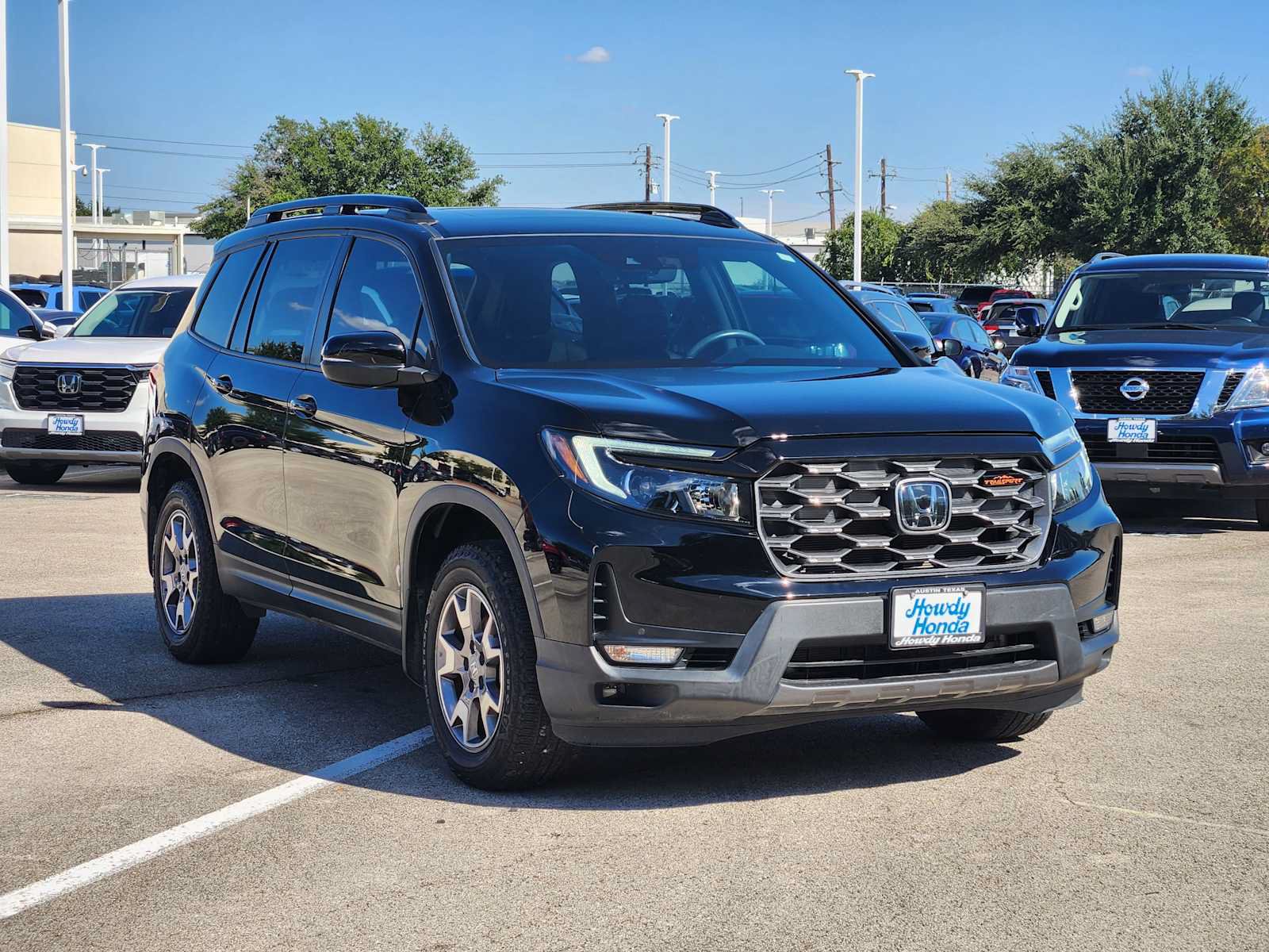 Used 2023 Honda Passport TrailSport image 3