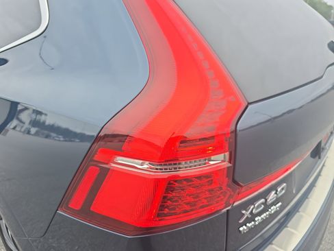 Used 2021 Volvo XC60 T5 Momentum w/ Premium Package image 33