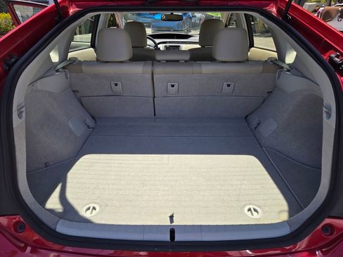 Used 2014 Toyota Prius Five FWD image 9