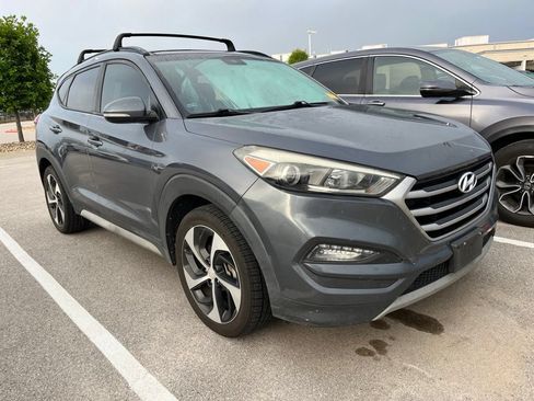 Used 2018 Hyundai Tucson Value FWD image 2