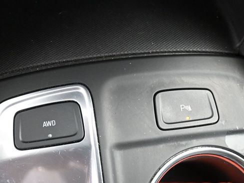 Used 2024 Chevrolet Equinox LT AWD/4WD image 32