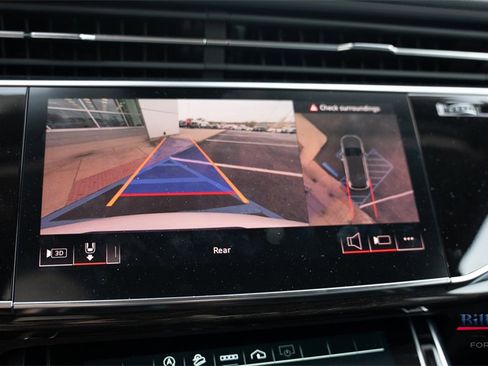 Used 2024 Audi Q7 3.0T Premium Plus image 18