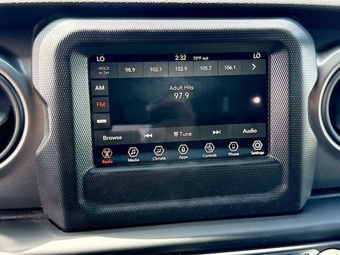 Used 2023 Jeep Wrangler Unlimited w/ Cold Weather Group image 16