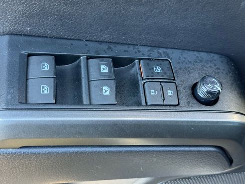 Used 2020 Toyota Tacoma TRD Off-Road image 19