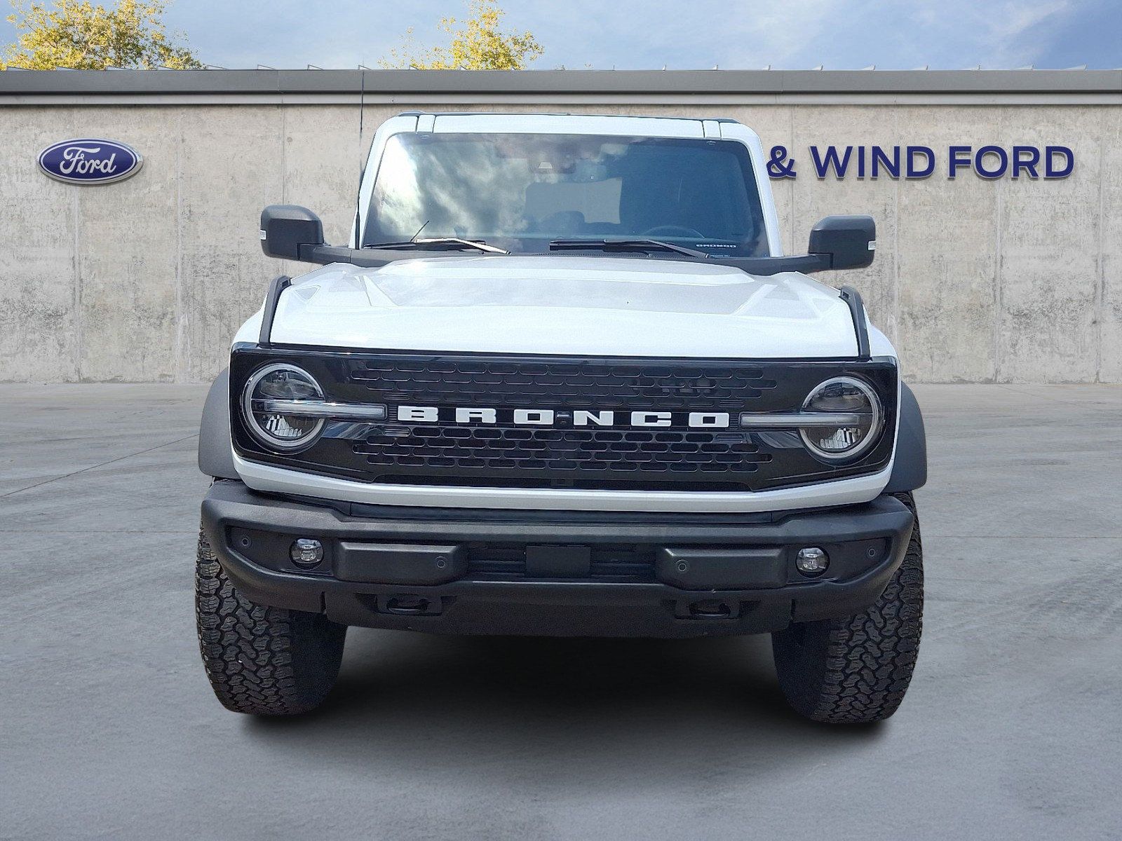 Used 2025 Ford Bronco Outer Banks w/ Sasquatch Package AWD/4WD image 2