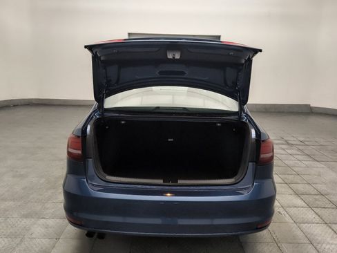 Used 2017 Volkswagen Jetta SE FWD image 29