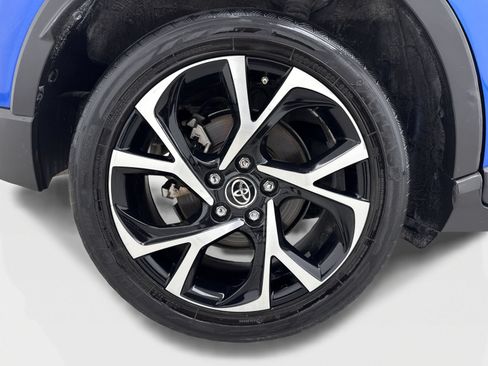 Used 2019 Toyota C-HR XLE FWD image 47
