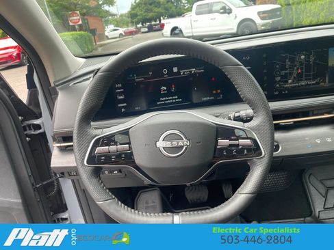 Used 2023 Nissan Ariya AWD image 32