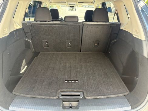 Certified 2023 Nissan Rogue SV image 34