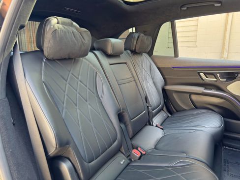 Used 2023 Mercedes-Benz EQS 580 4MATIC SUV w/ Exclusive Trim Package image 50