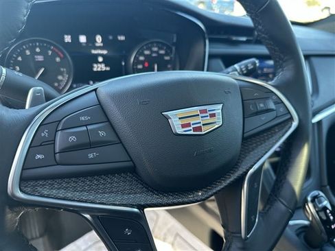 Certified 2022 Cadillac XT5 Sportv w/ Technology Package image 14