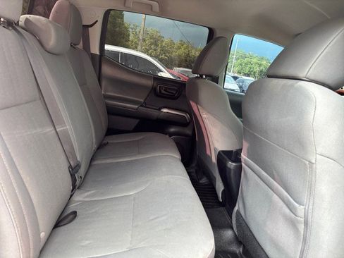 Used 2018 Toyota Tacoma SR5 image 12
