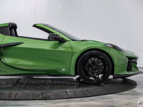 Used 2026 Chevrolet Corvette Z06 RWD image 34