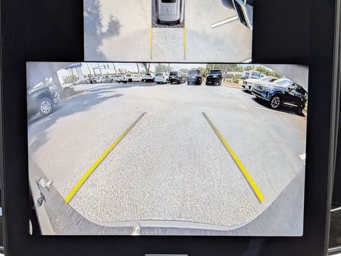 Certified 2025 Volvo XC90 B6 Ultra AWD/4WD image 31