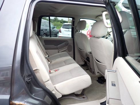 Used 2007 Ford Explorer XLT AWD/4WD image 10