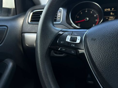 Used 2017 Volkswagen Jetta S image 12