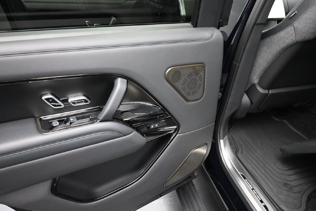 Used 2024 Land Rover Range Rover SV AWD/4WD image 20