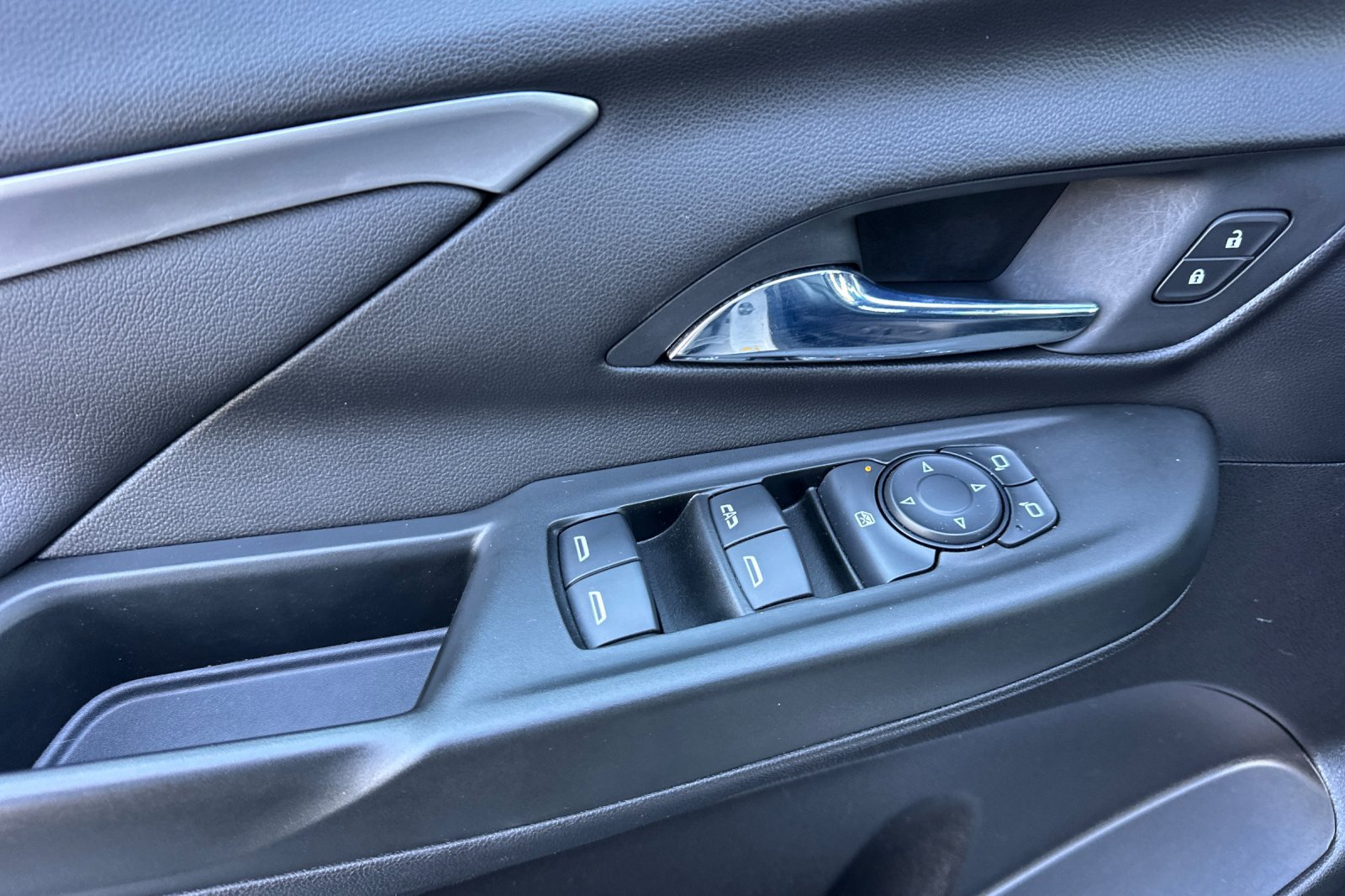Used 2022 Chevrolet Bolt LT FWD image 14