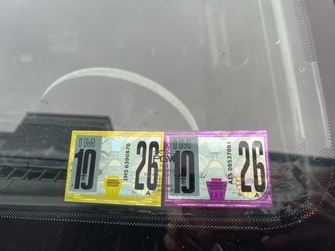 Used 2019 Jeep Wrangler Unlimited Sahara image 2