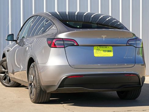 Used 2025 Tesla Model Y Long Range image 6