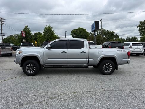 Used 2019 Toyota Tacoma SR5 AWD/4WD image 4