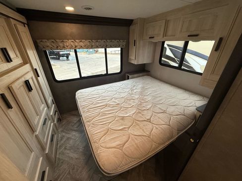 Used 2022 Ford E-450 and Econoline 450 Super Duty w/ Motorhome Prep Package image 40