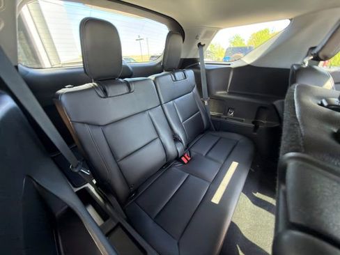 Used 2022 Ford Explorer Limited w/ Hybrid Equipment Group 310A AWD/4WD image 11