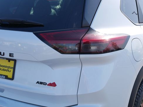 Used 2025 Nissan Rogue SV w/ Rock Creek Premium Package AWD/4WD image 17