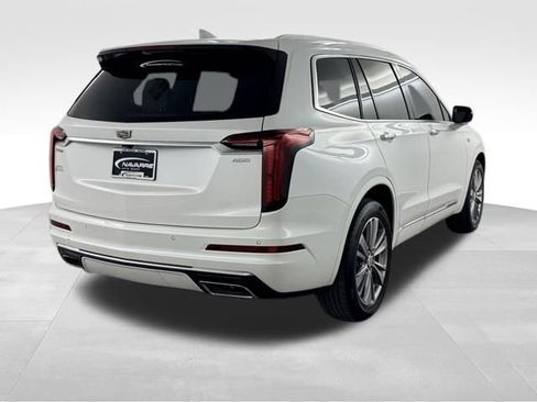 Used 2022 Cadillac XT6 Premium Luxury FWD image 8