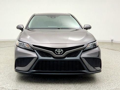 Used 2023 Toyota Camry SE FWD image 2