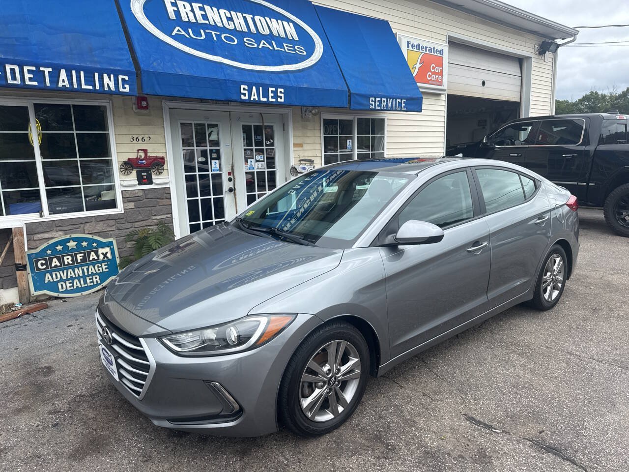 Used 2017 Hyundai Elantra Value Edition FWD image 3