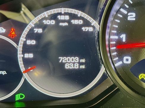 Used 2020 Porsche Cayenne AWD/4WD image 28