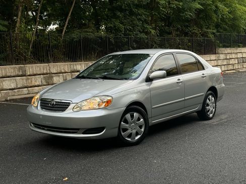 Used 2005 Toyota Corolla LE image 1