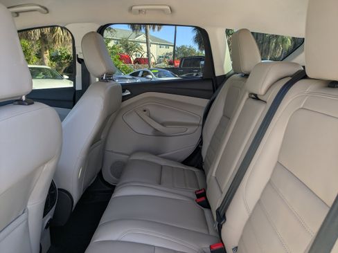 Used 2019 Ford Escape SEL image 15