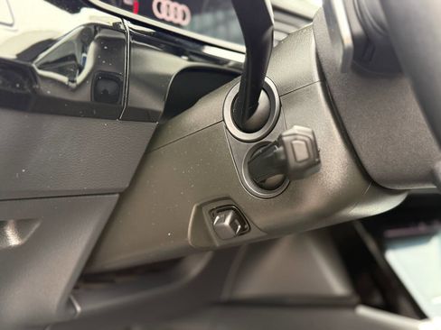 Used 2019 Audi e-tron Premium Plus image 12