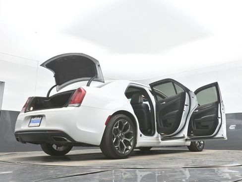 Used 2016 Chrysler 300 S image 51