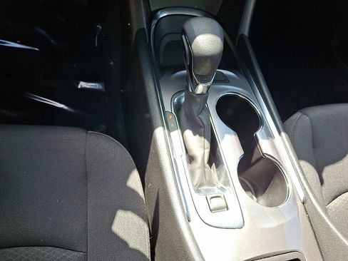 Used 2022 Chevrolet Malibu LT FWD image 15