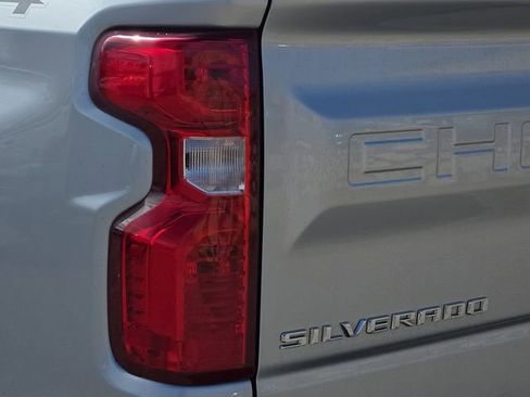 Used 2022 Chevrolet Silverado 1500 Custom image 11